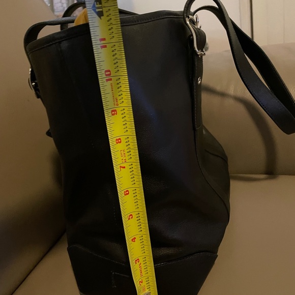 Coach Black leather tote with duster - Picture 8 of 10